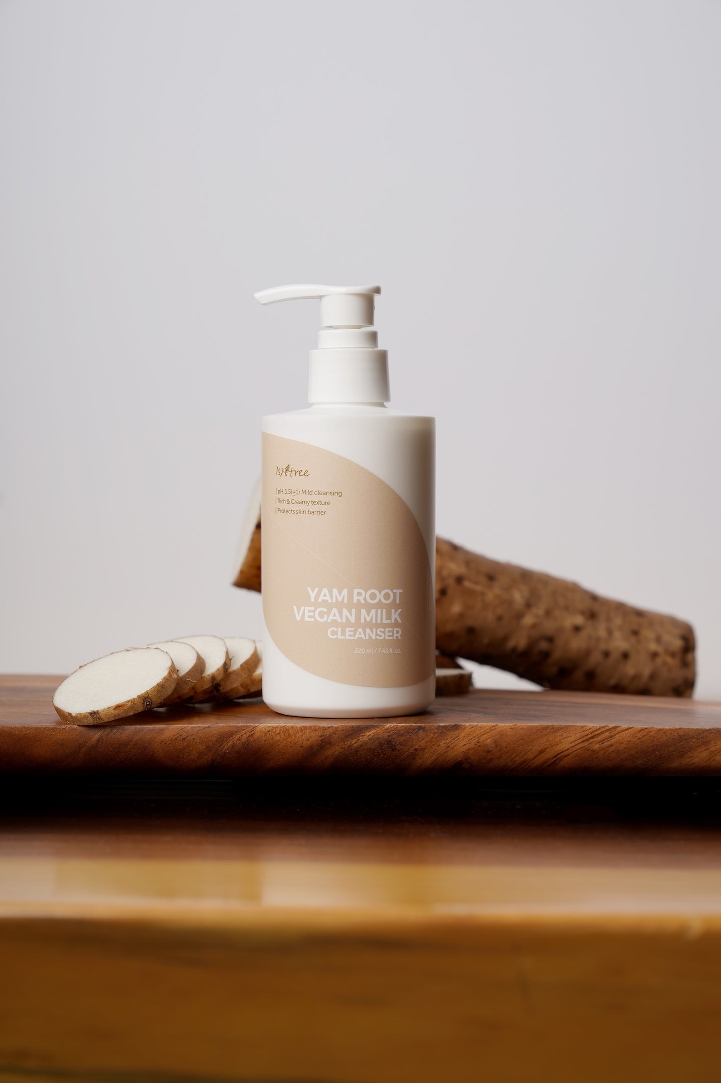 Isntree Yam Root Vegan Milk Cleanser 220ml